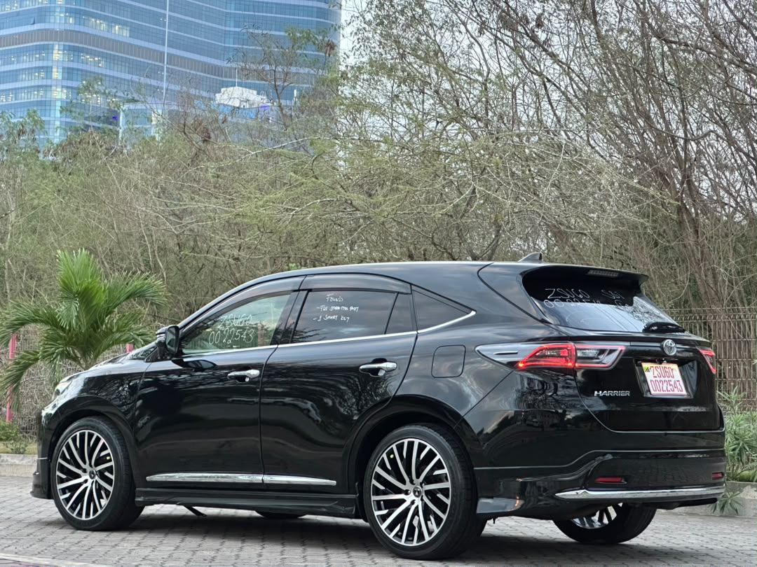 TOYOTA HARRIER thumbnail 10